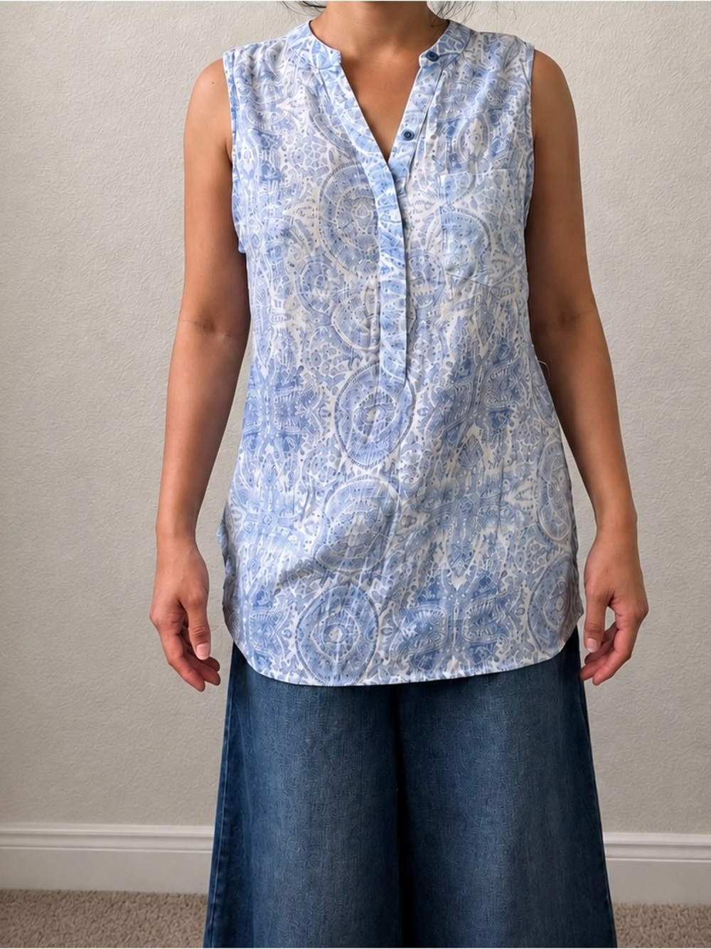 Fred David Blue Paisley Sleeveless V-Neck Tunic